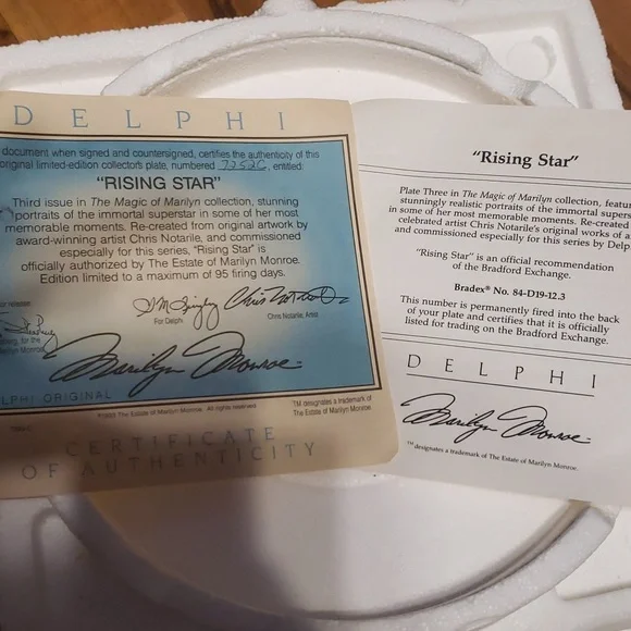 Marilyn Monroe Plates Rising Star and Stopping Traffic-Orig Box Cert of Auth - Picture 6 of 7